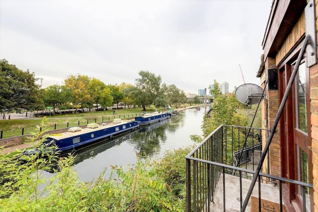 Amazing Location - City Of London- 2 Bedroom Stunning Canal View House With Private Garden,Parking & Balcony Экстерьер фото