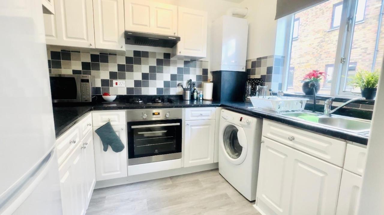 Amazing Location - City Of London- 2 Bedroom Stunning Canal View House With Private Garden,Parking & Balcony Экстерьер фото