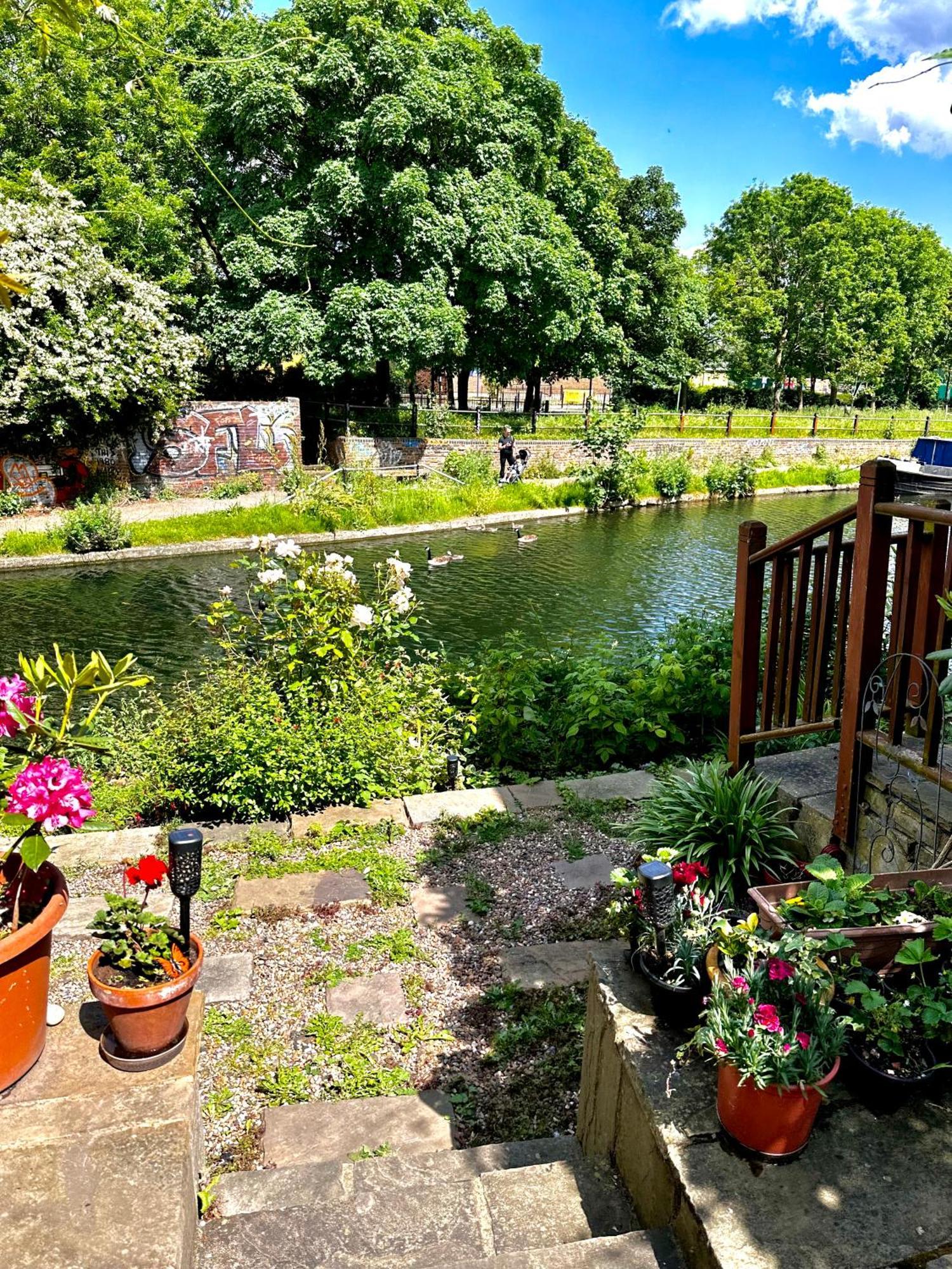Amazing Location - City Of London- 2 Bedroom Stunning Canal View House With Private Garden,Parking & Balcony Экстерьер фото
