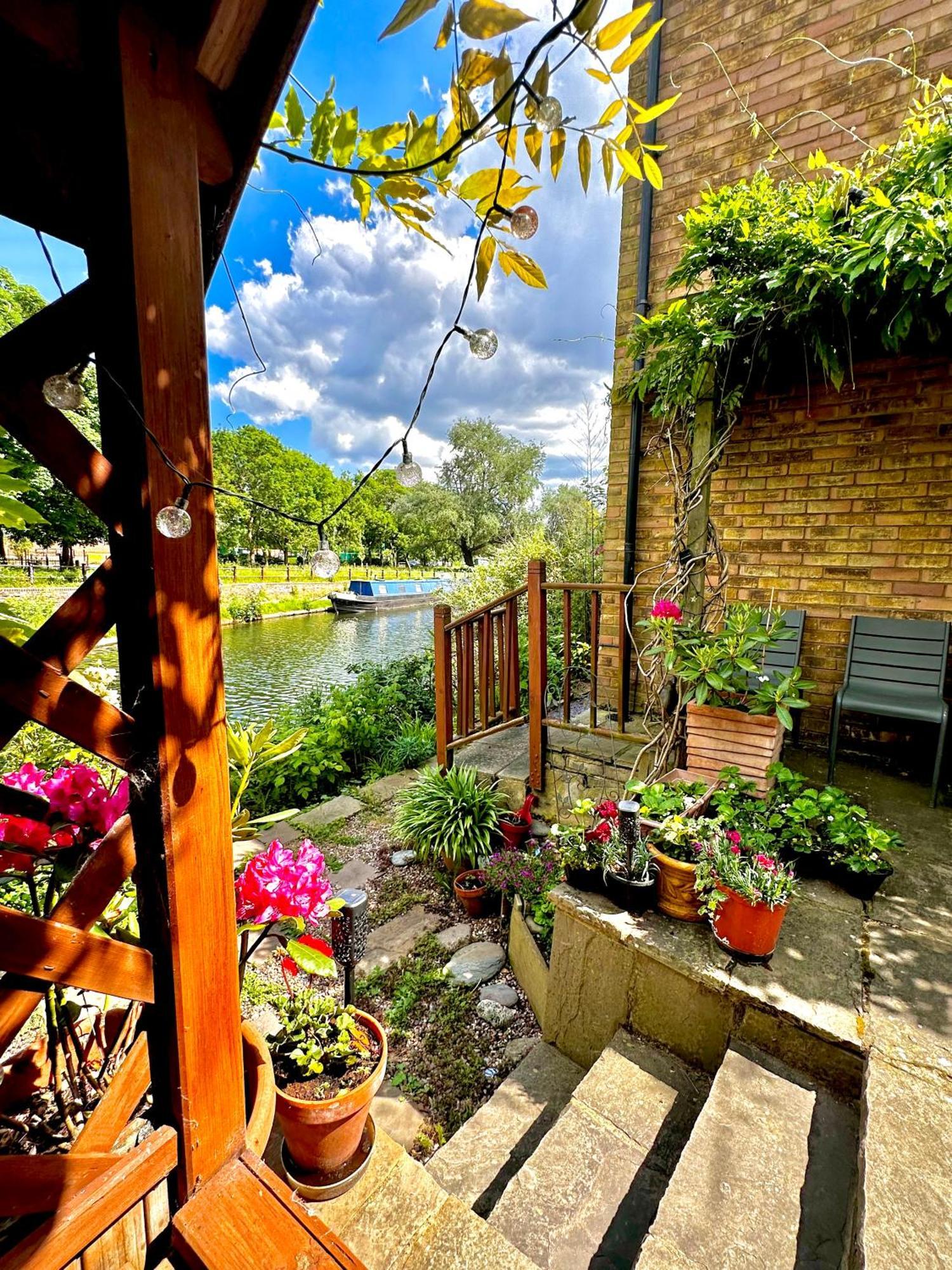 Amazing Location - City Of London- 2 Bedroom Stunning Canal View House With Private Garden,Parking & Balcony Экстерьер фото